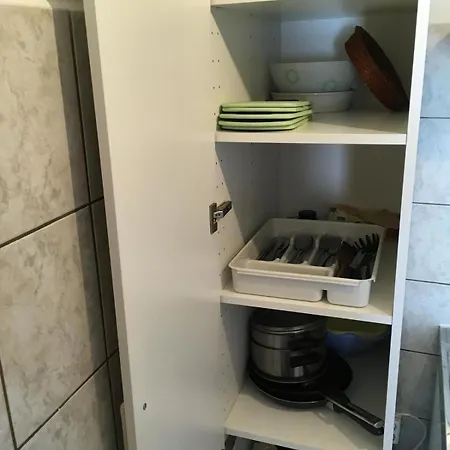 Einfache Monteurwohnung Mit Kostenlosem Parkplatz Apartmán *