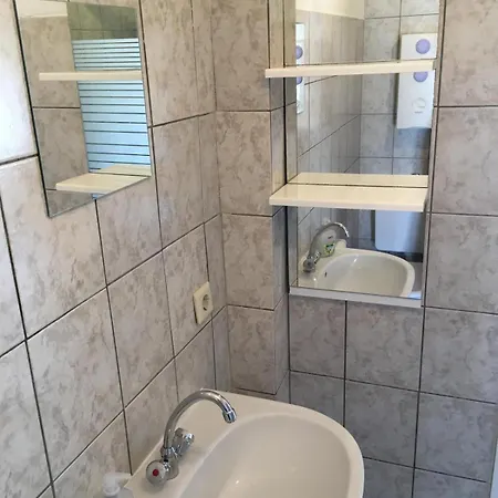 Apartmán Einfache Monteurwohnung Mit Kostenlosem Parkplatz