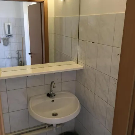 Apartmán Einfache Monteurwohnung Mit Kostenlosem Parkplatz *